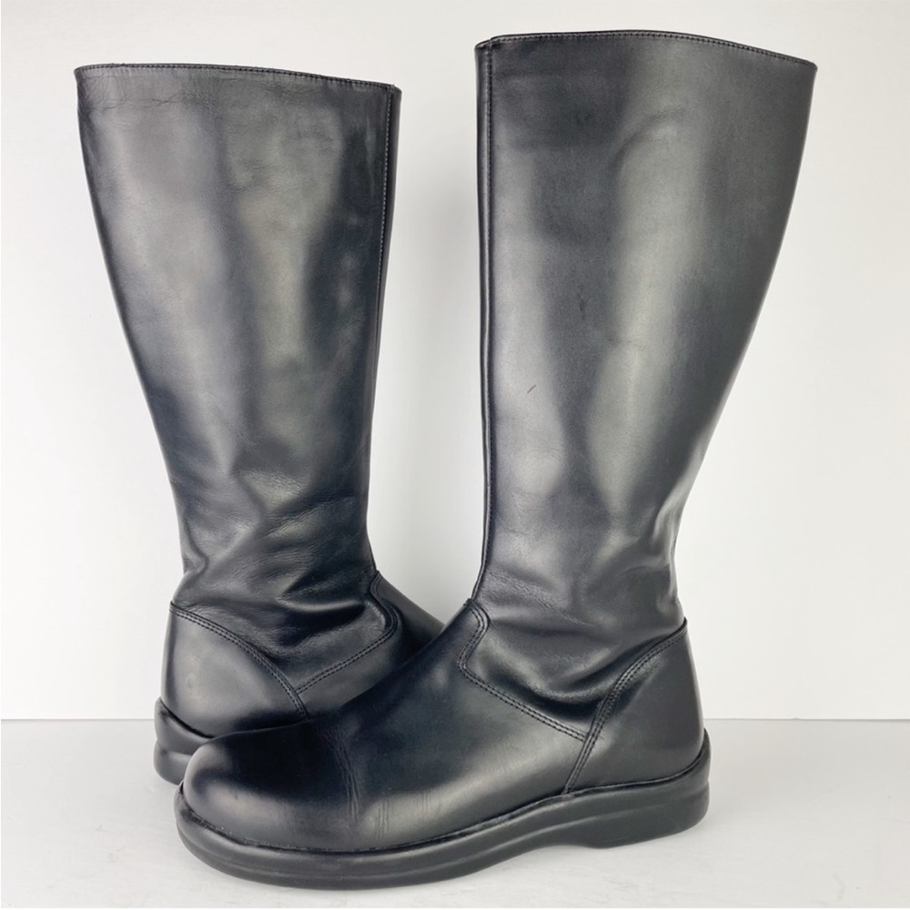 Birkenstock Sleek Black Leather Boots